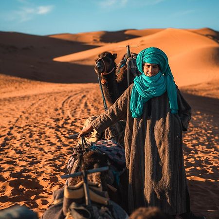 Erg Chebbi Khamlia Desert Camp 梅尔祖卡 外观 照片